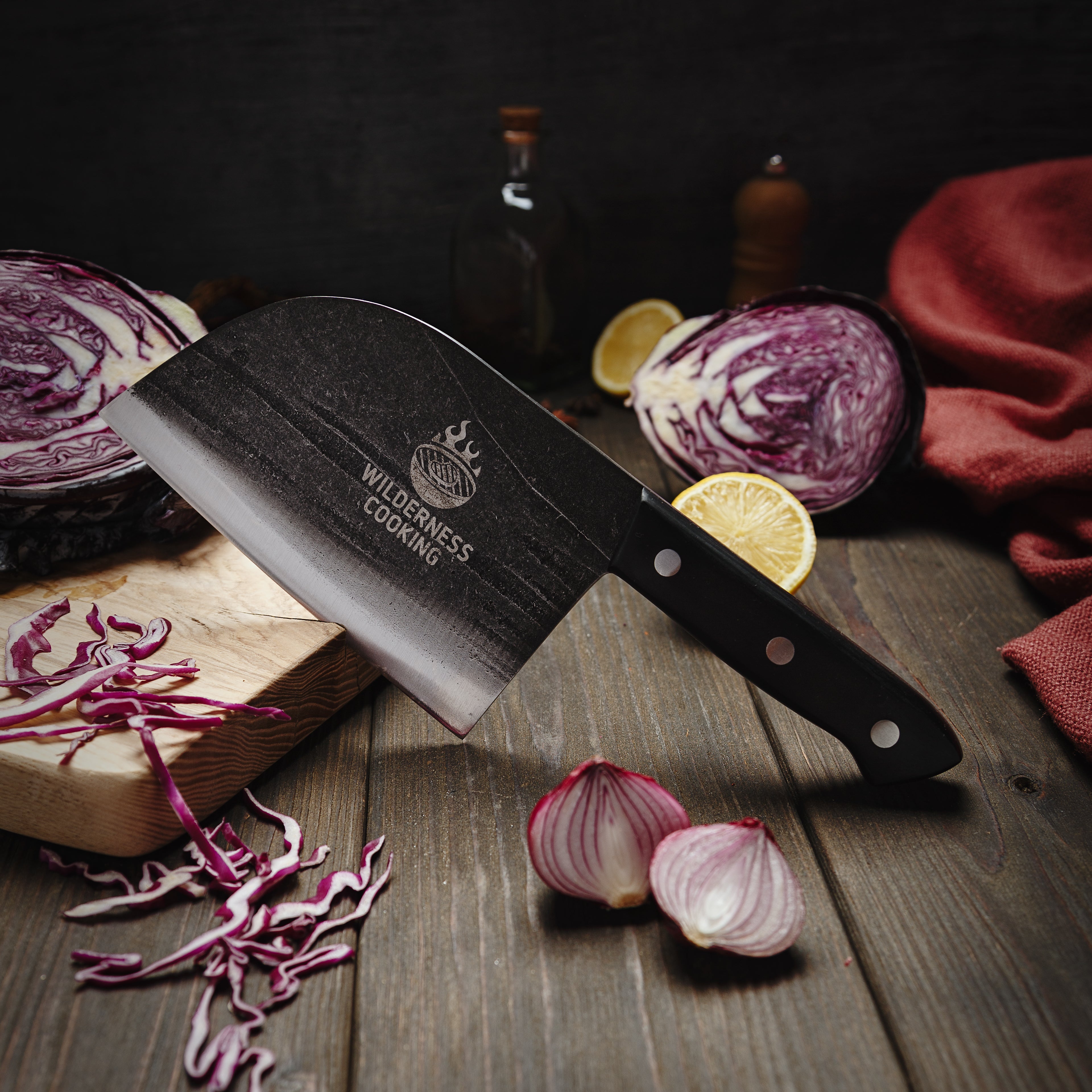 Cleaver-Messer im alten Stil mit Gürtels chleife Öko-Ledersc heide
